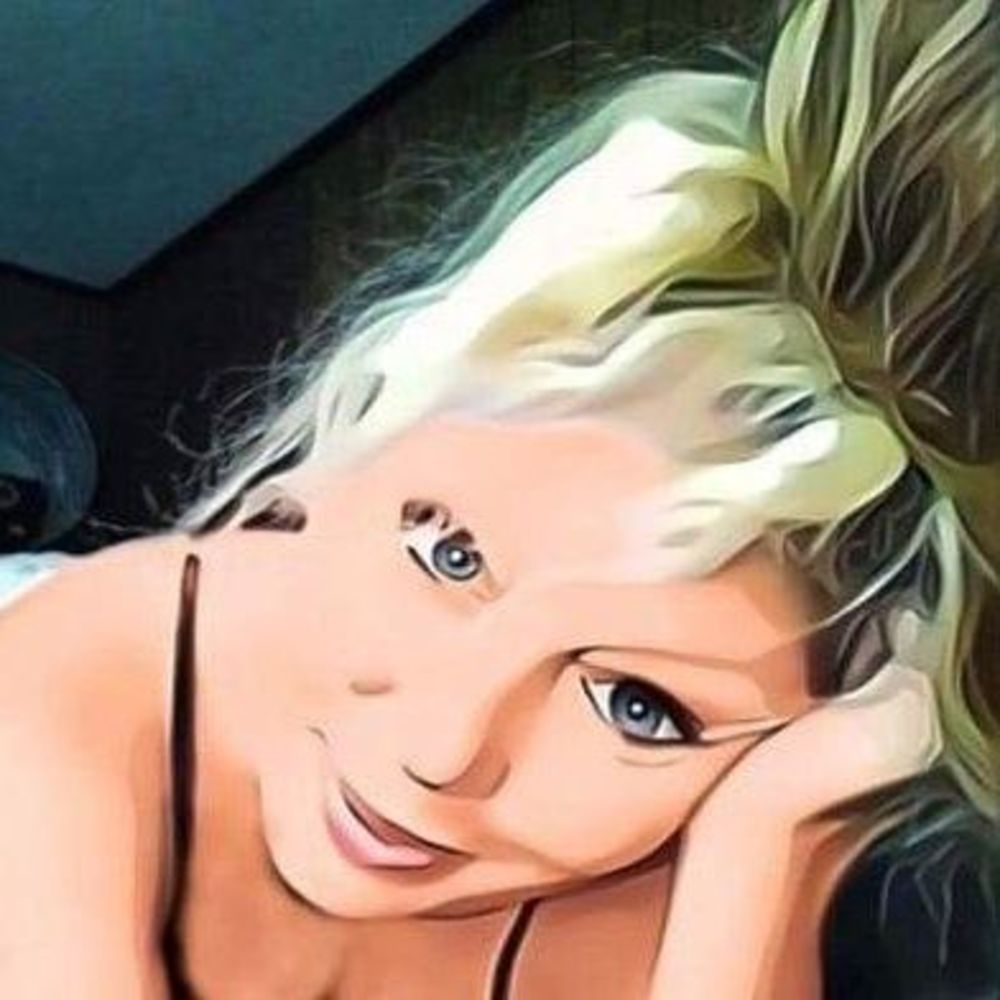 Meet your Posher, Hollie